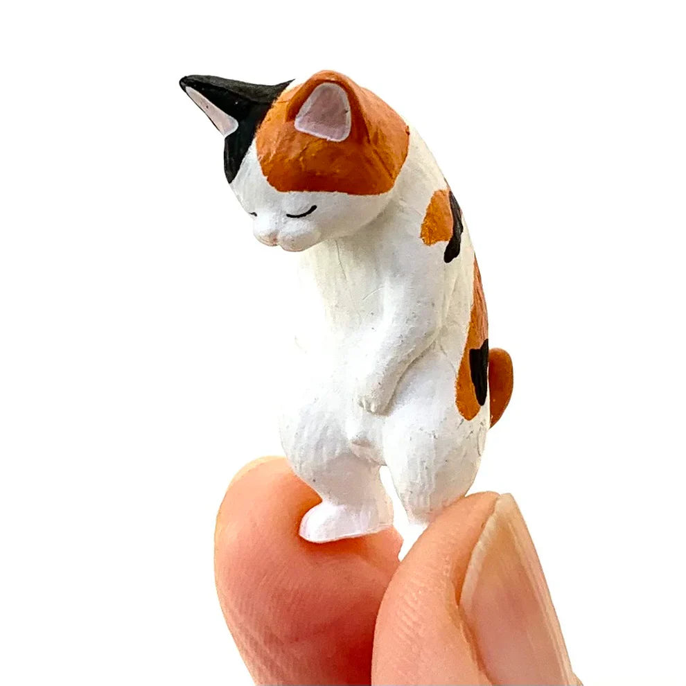 Gashapon Capsule Teen & Up Peeing Animal Figurine (Sold As An Individual Capsule) by Homeportonline
