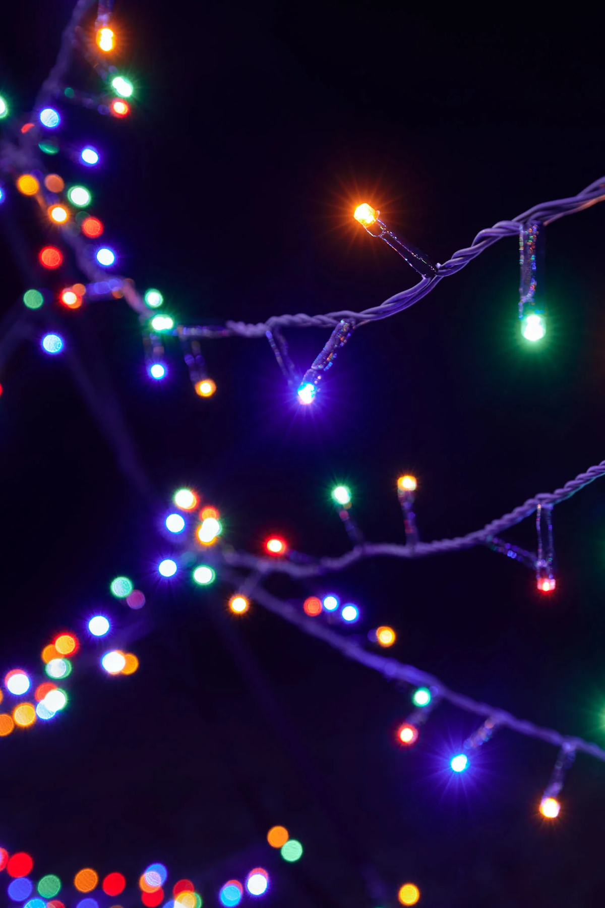 Fairybell 20 Foot Flagpole Tree - 900 LED Multi-Color