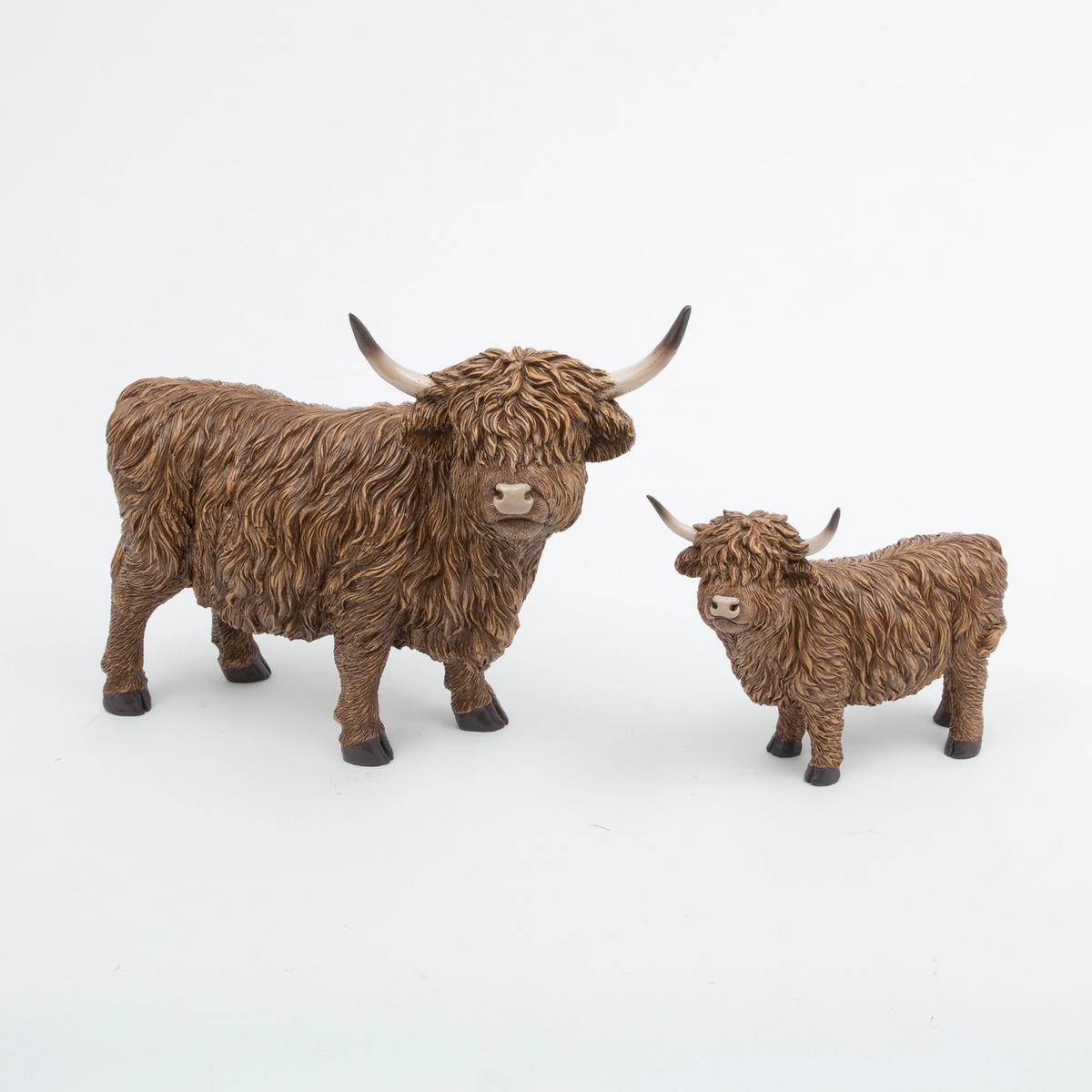 Magnesium Holiday Highland Cow - Large (26 inch)