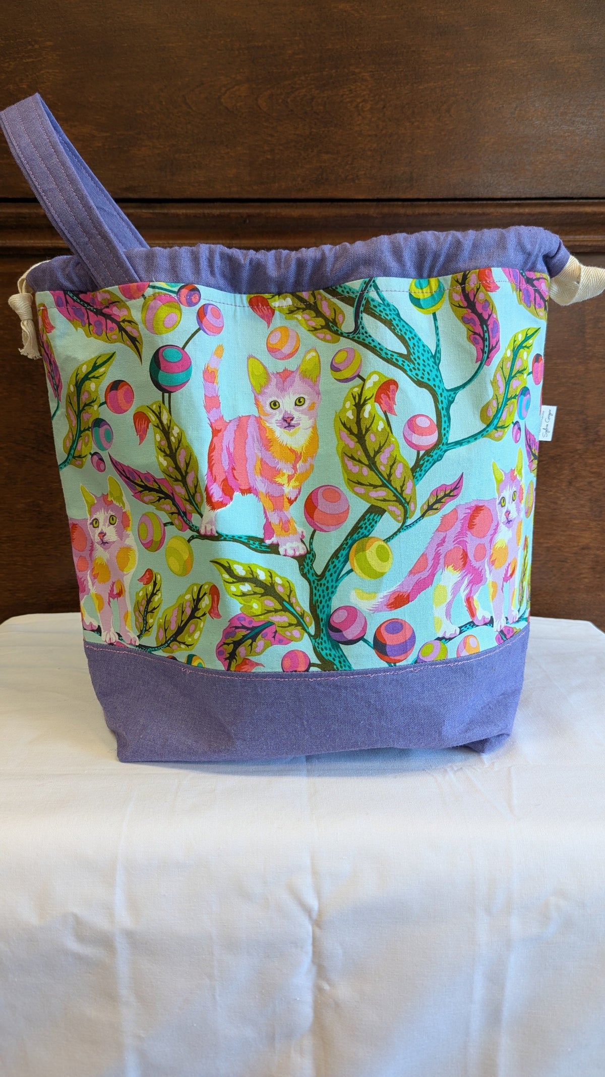 Organic Lines Drawstring Bag - Cats