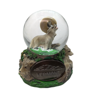 Wolf Snowglobe