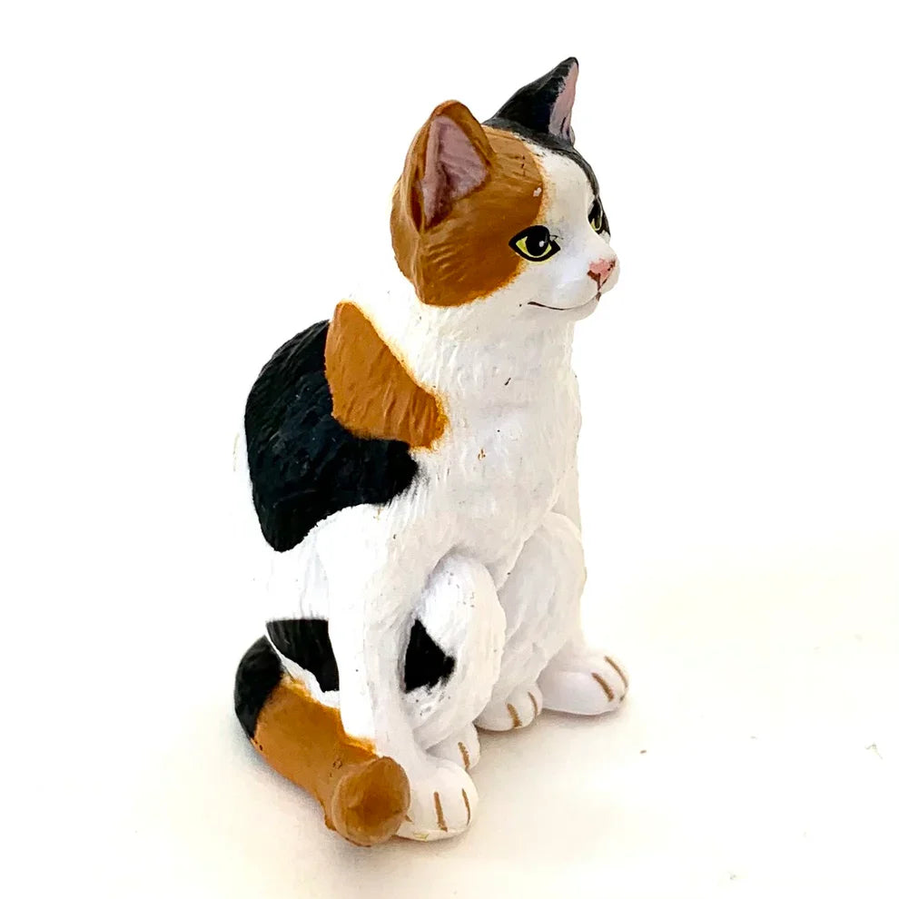 Gashapon Capsule For All Ages Sitting Cat Figurine (Sold As An Individual Capsule) by Homeportonline