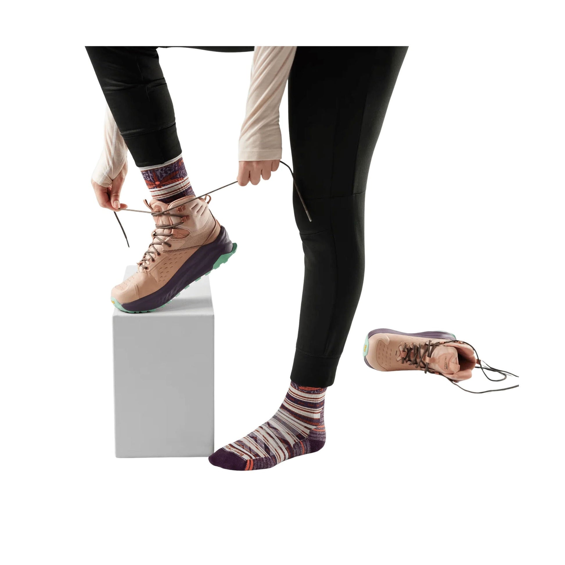 Smartwool Women's Hike Targeted Cushion Dragon Stitch Mid Crew Socks - Ash by Lenny's Shoe & Apparel