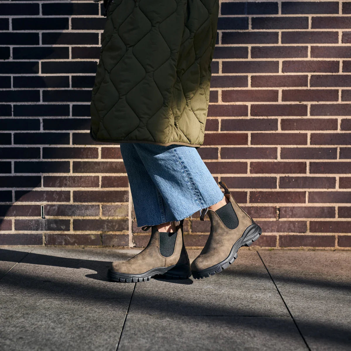 Blundstone 2239 Women's Lug Chelsea Boots by Harbour Thread