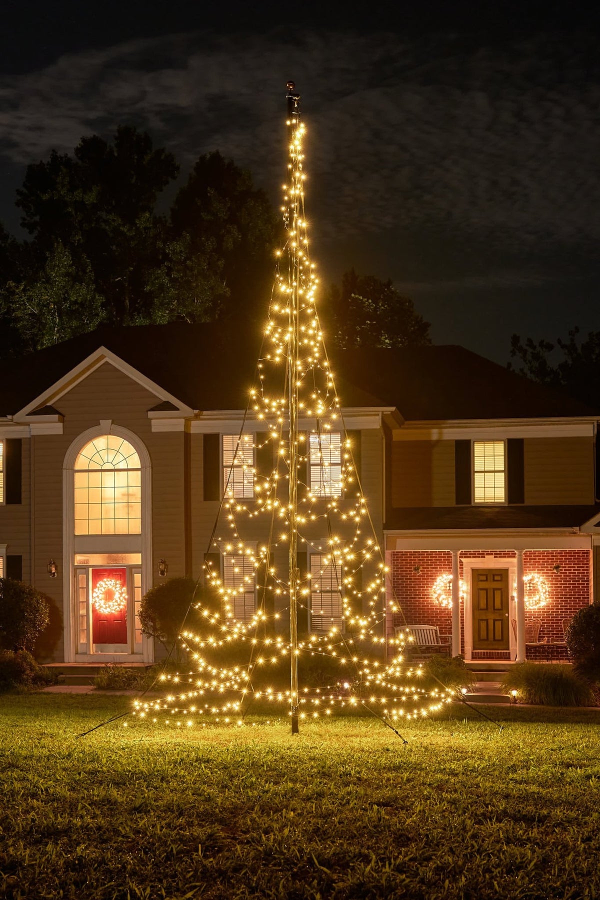 Fairybell 20 Foot Flagpole Tree - 720 LED Warm White