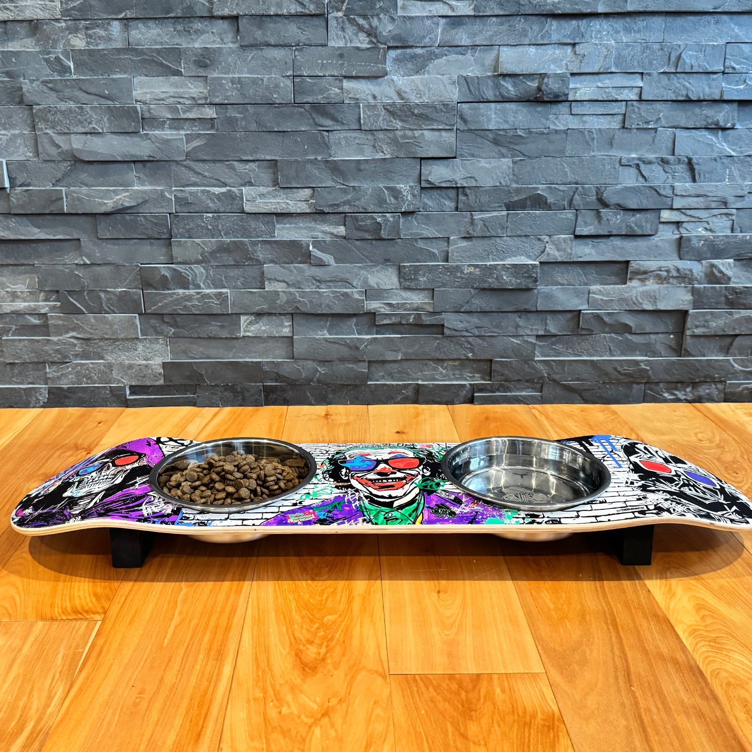 Villains In 3D - Elevated Skateboard Cat Feeding Stand with 2 Bowls