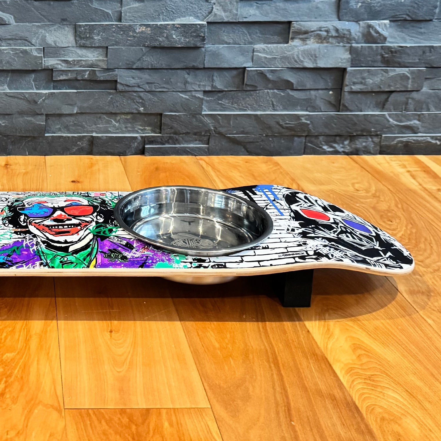 Villains In 3D - Elevated Skateboard Cat Feeding Stand with 2 Bowls