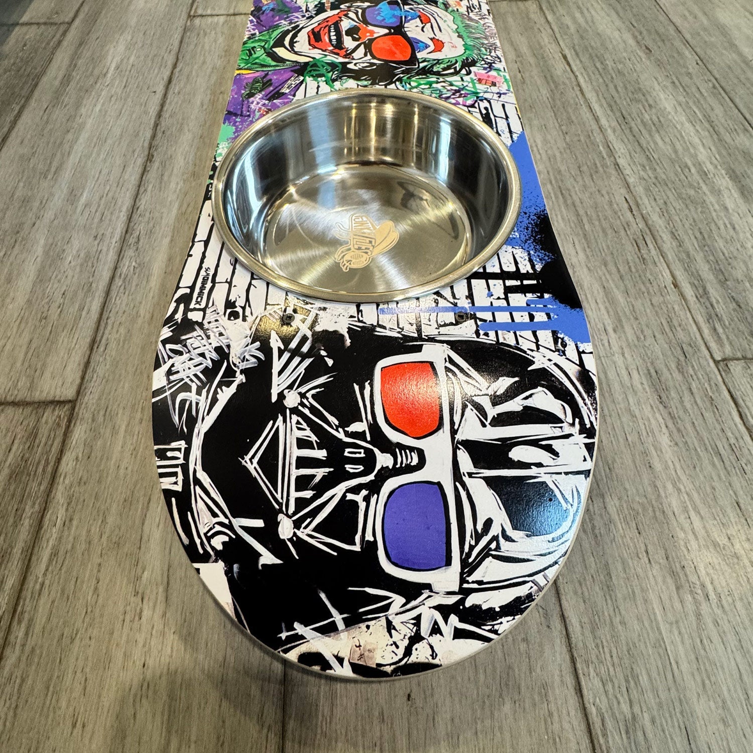 Villains In 3D - Elevated Skateboard Dog Feeding Stand with 2 Bowls