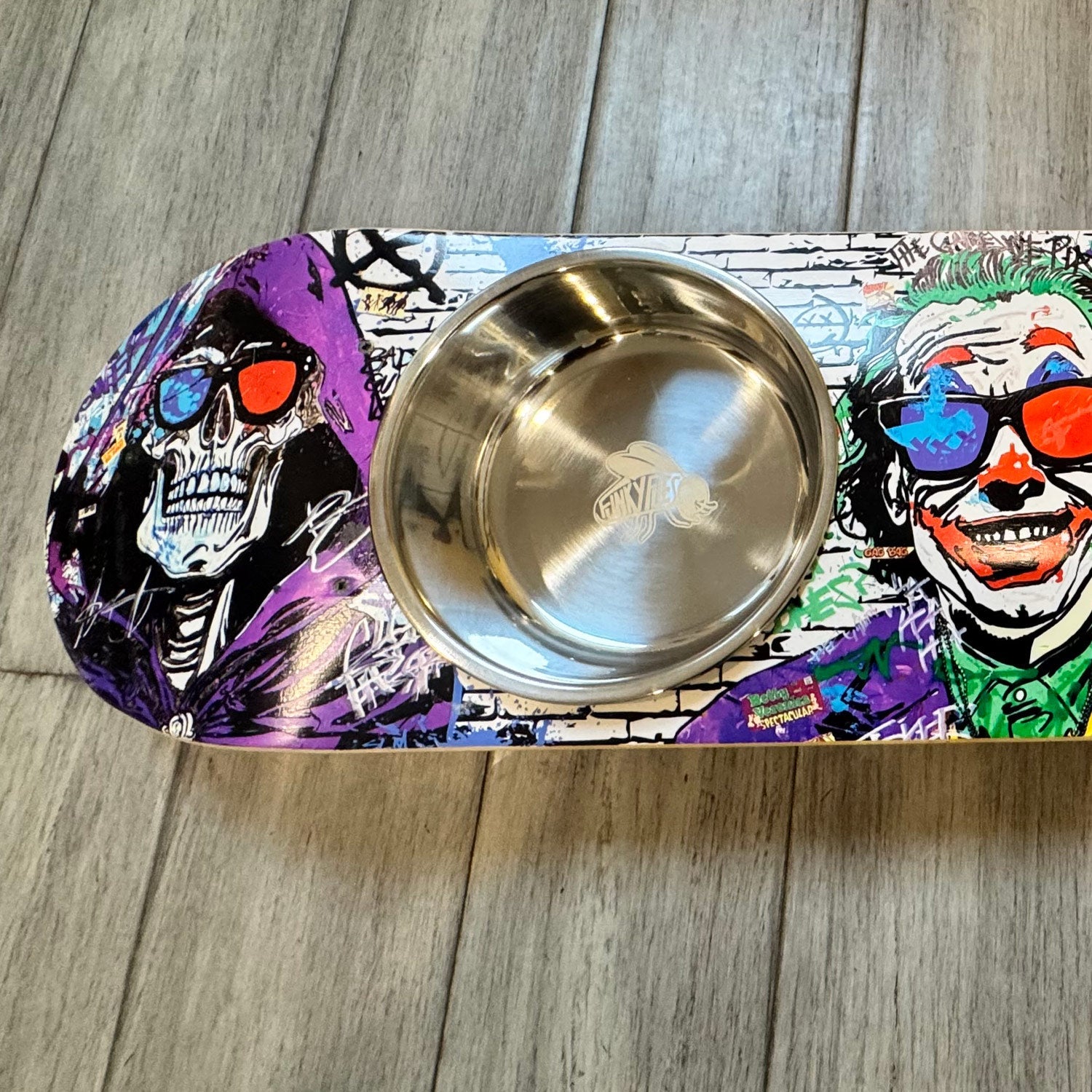 Villains In 3D - Elevated Skateboard Dog Feeding Stand with 2 Bowls