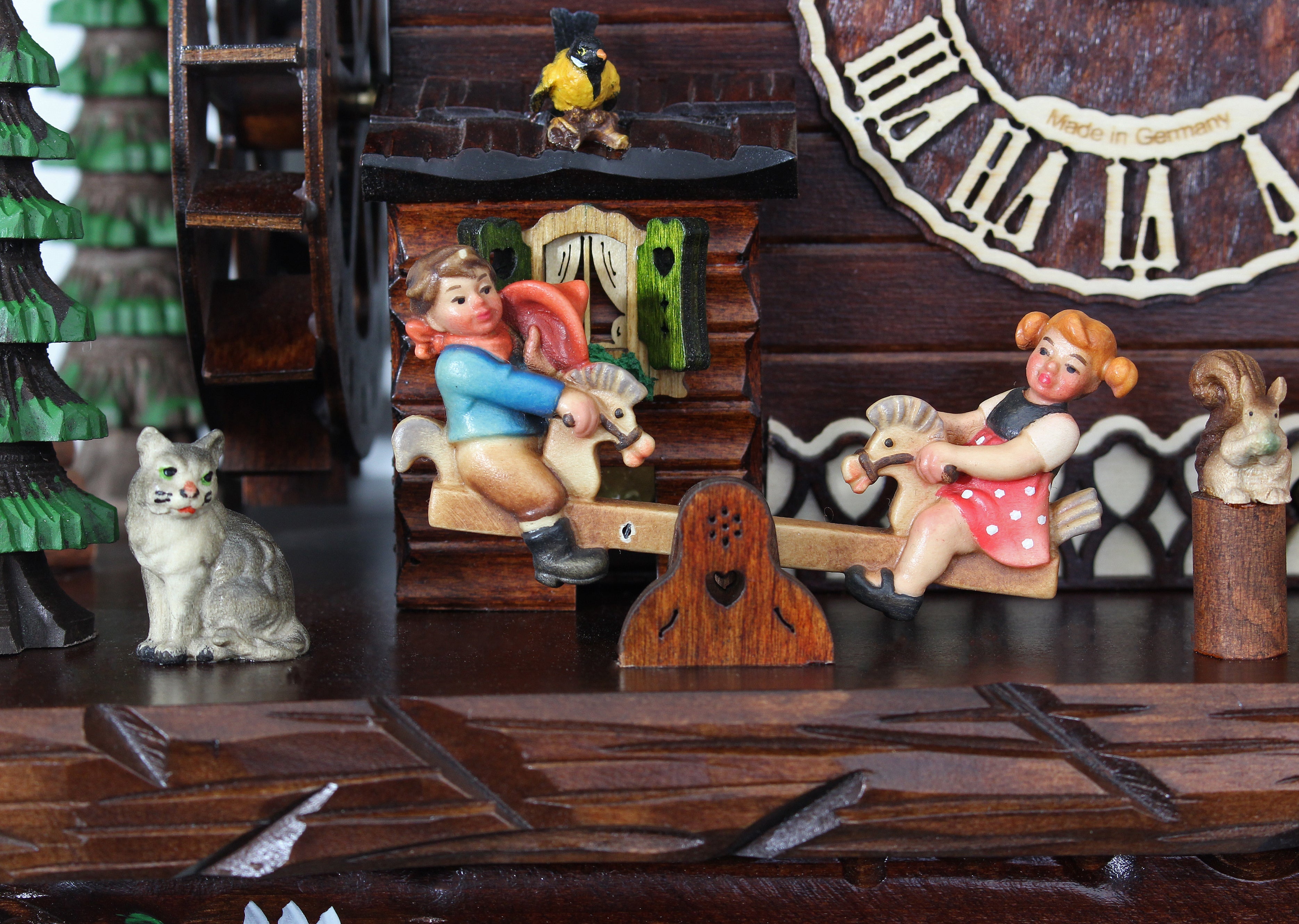 Happy Family - HerrZeit by Adolf Herr Cuckoo Clock